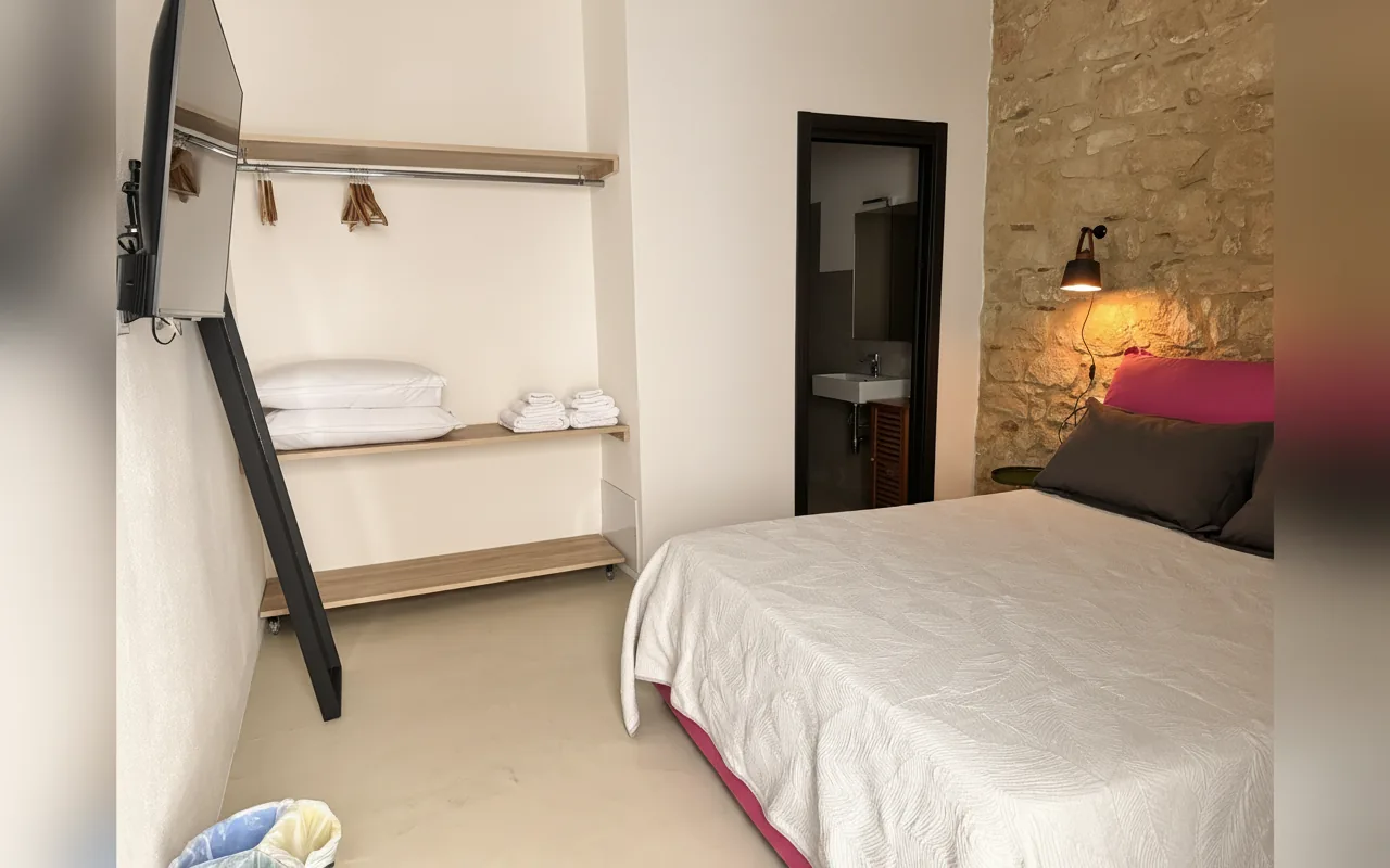 Camera con bagno privato — Green House Baunei, Baunei (Sardegna) (foto 2)